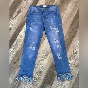 LOLO JEANS - Skinny jeans. (Size 3) with fringe detailing at the ankles
